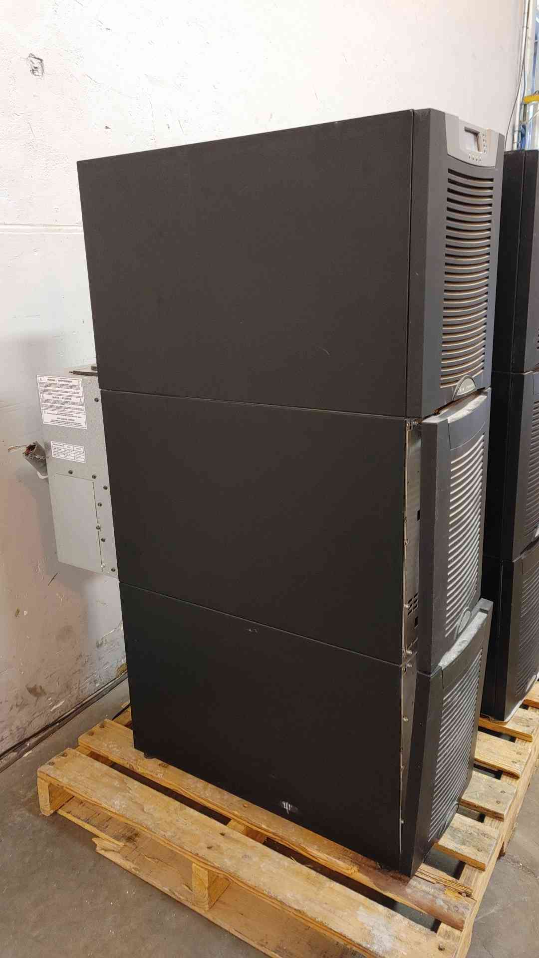 9355-15 Eaton UPS 208VAC 15KVA 3PH Model 15 3 Stack Tower(103700)