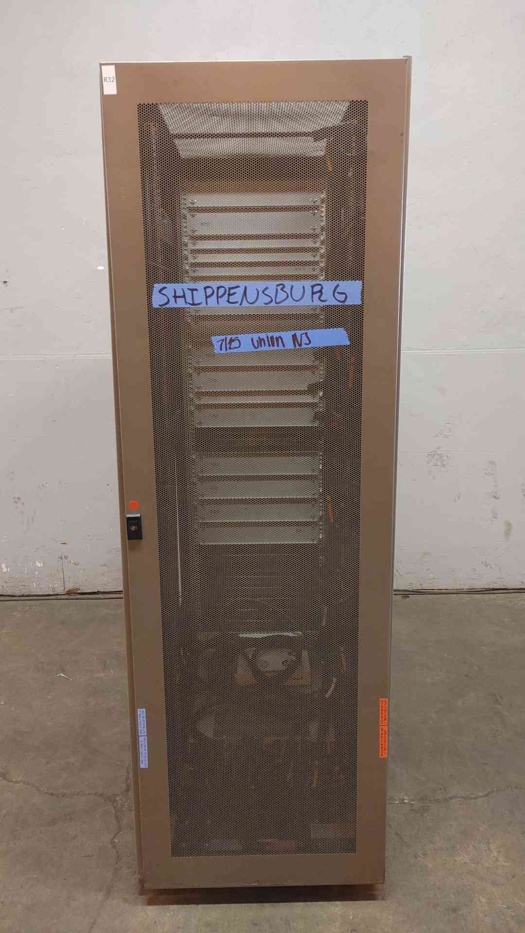 42U TeraData Fully Enclosed Rolling Server Rack 200-240V 24A 9163-4012-4390(103718)