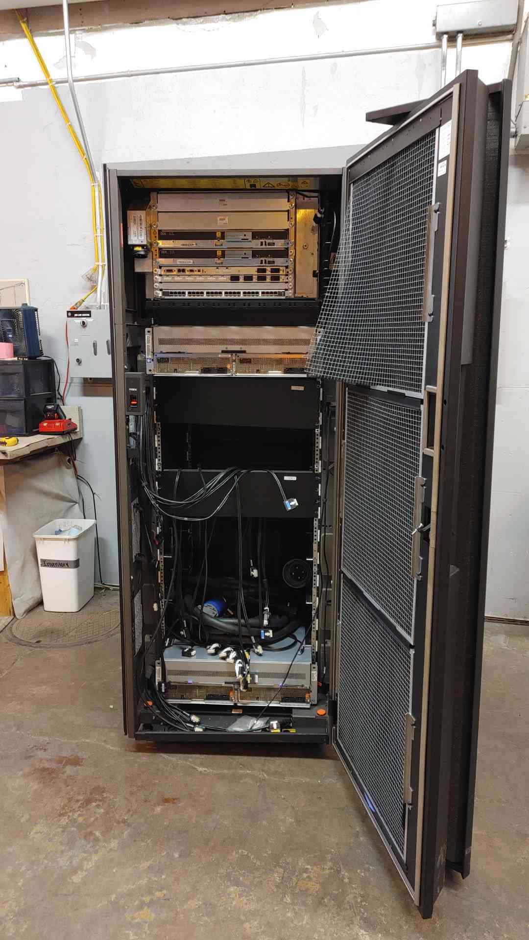 IBM Power 795 Rolling Server System 9119-FHB(103707)