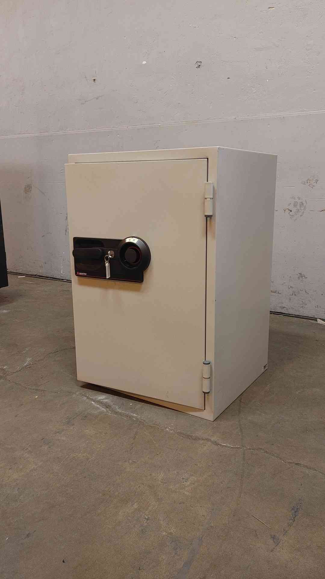 Sentry Safe Commercial Fire-Safe K032635 with Key(104037)