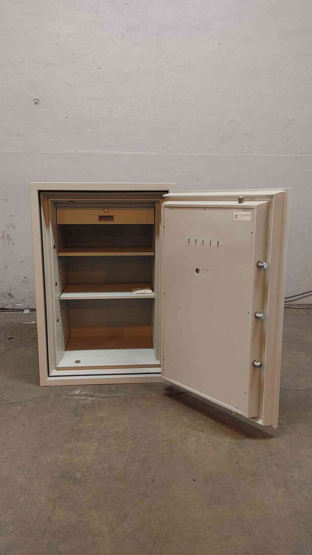 Sentry Safe Commercial Fire-Safe K032635 with Key(104037)