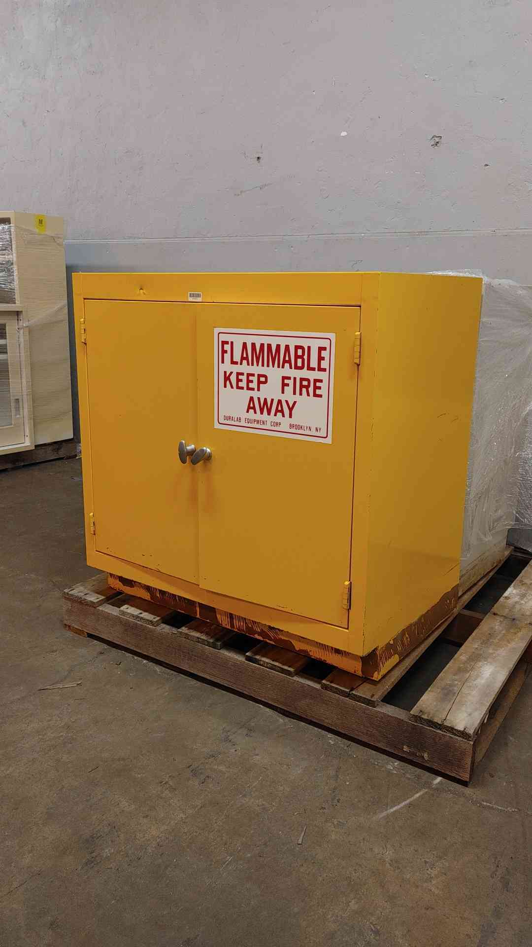 3' Duralab Flammable Safety Storage Cabinet Metal Casework(104096)