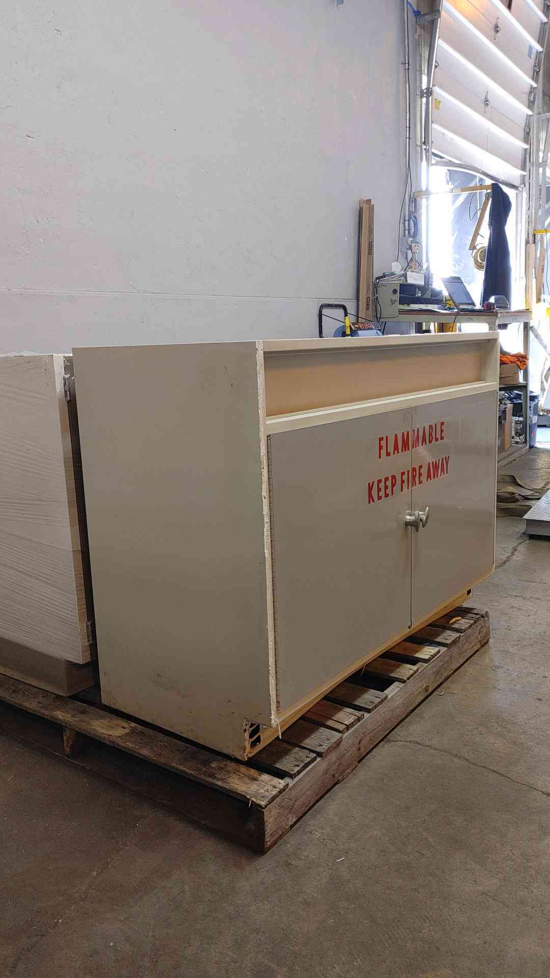 4' Flammable Storage Cabinet(104222)