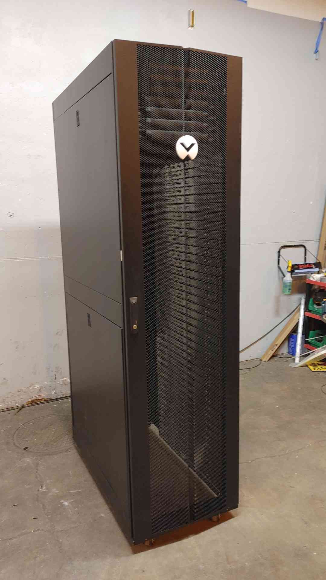 48U Vertiv Fully Enclosed Rolling Server Rack VR3107 w/ Rear AC AR3107 Emerson(104546)