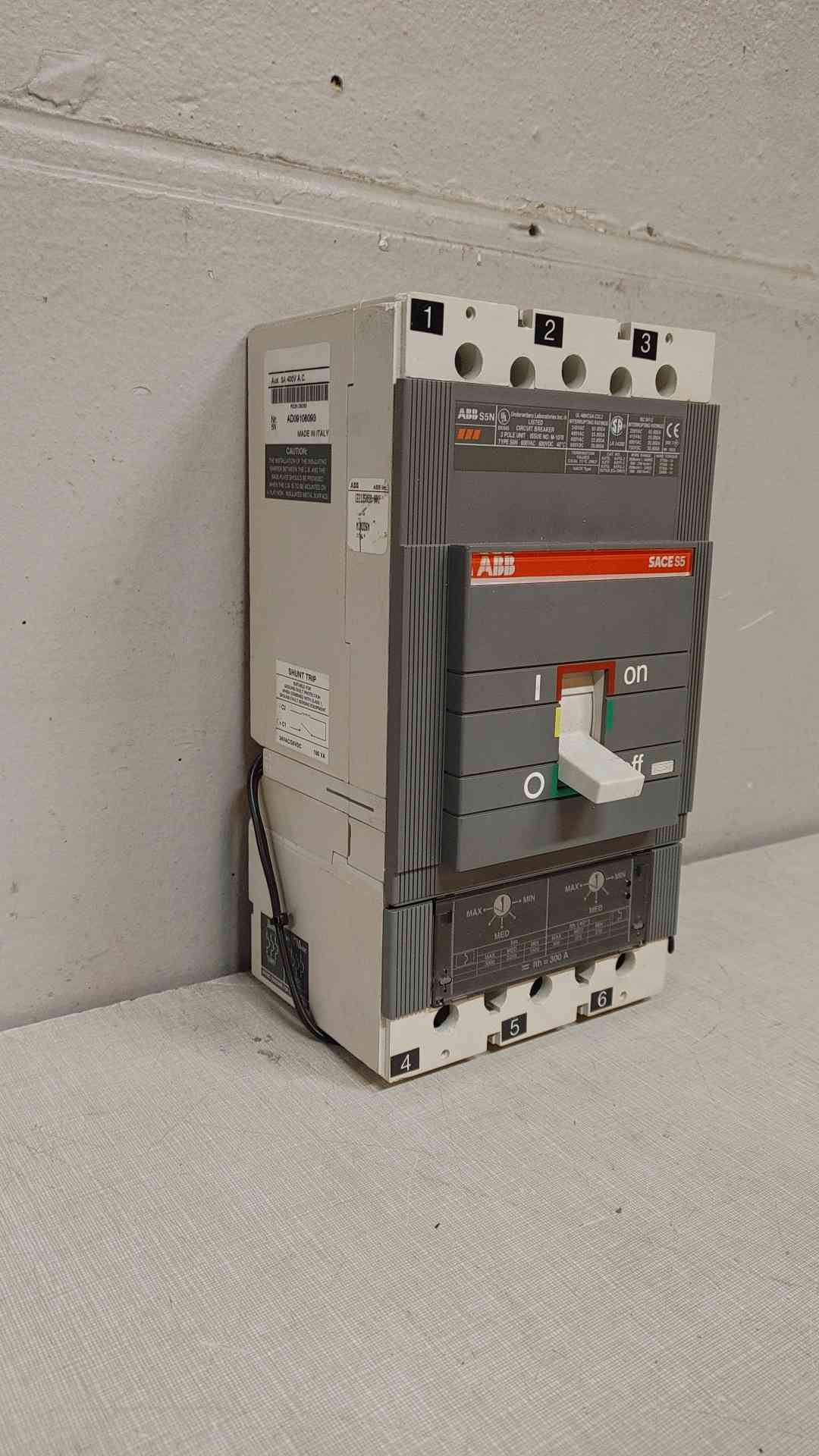 ABB Sace S5N 300A 600VAC 600VDC 3 Pole Circuit Breaker-300(104606)