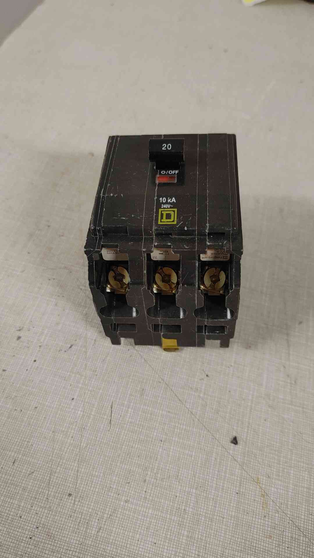 Square D 20A 3 Pole Circuit Breaker 10KA 240V(104632)