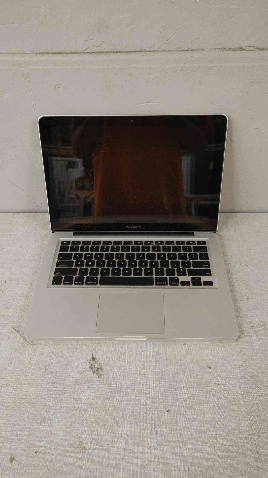 Apple 13" MacBook Pro - No Hard Drive-