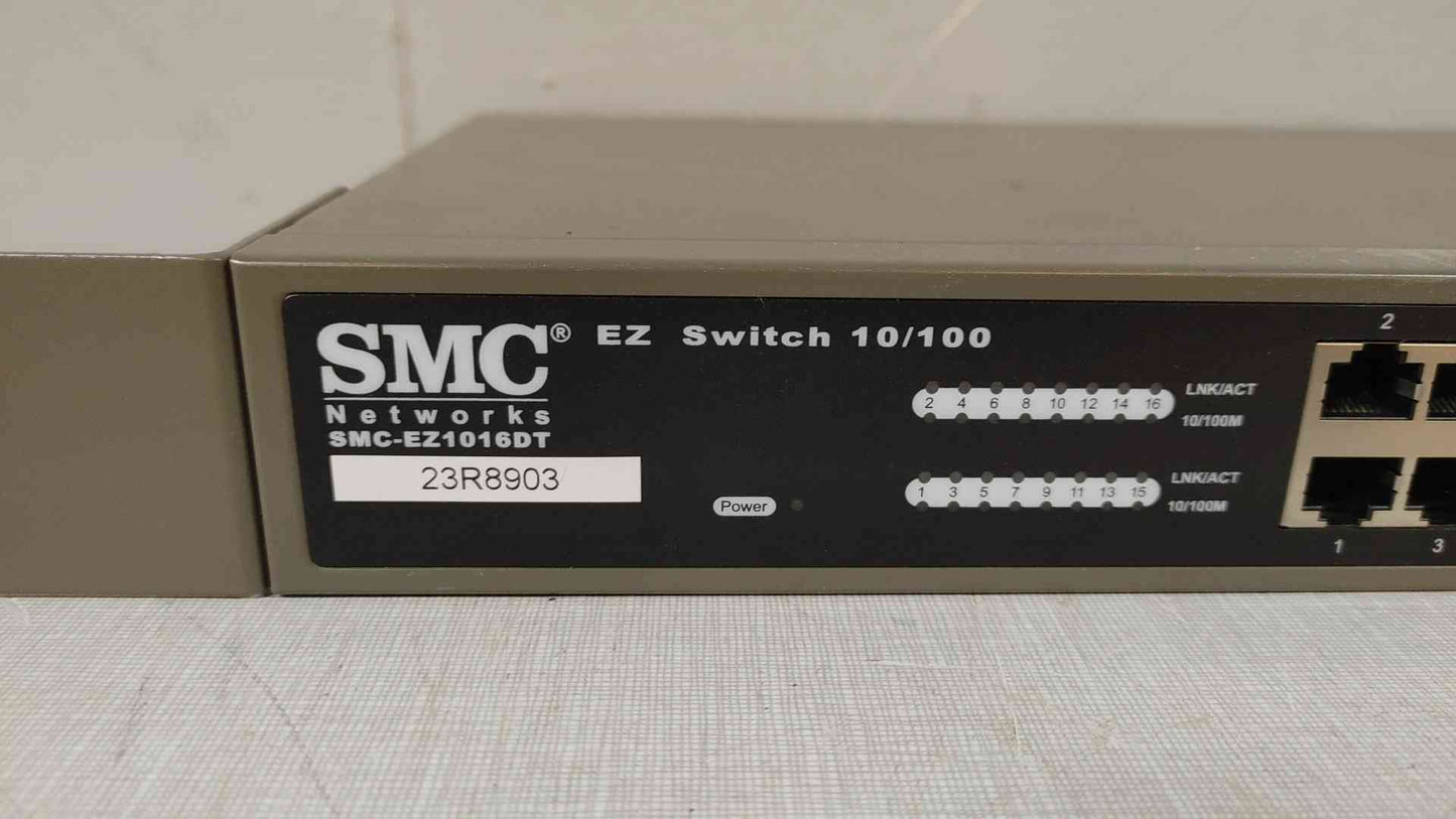 SMC Networks Fiber Network EZ Switch 10/100 100-240V .4A SMC-EZ1016DT(104688)