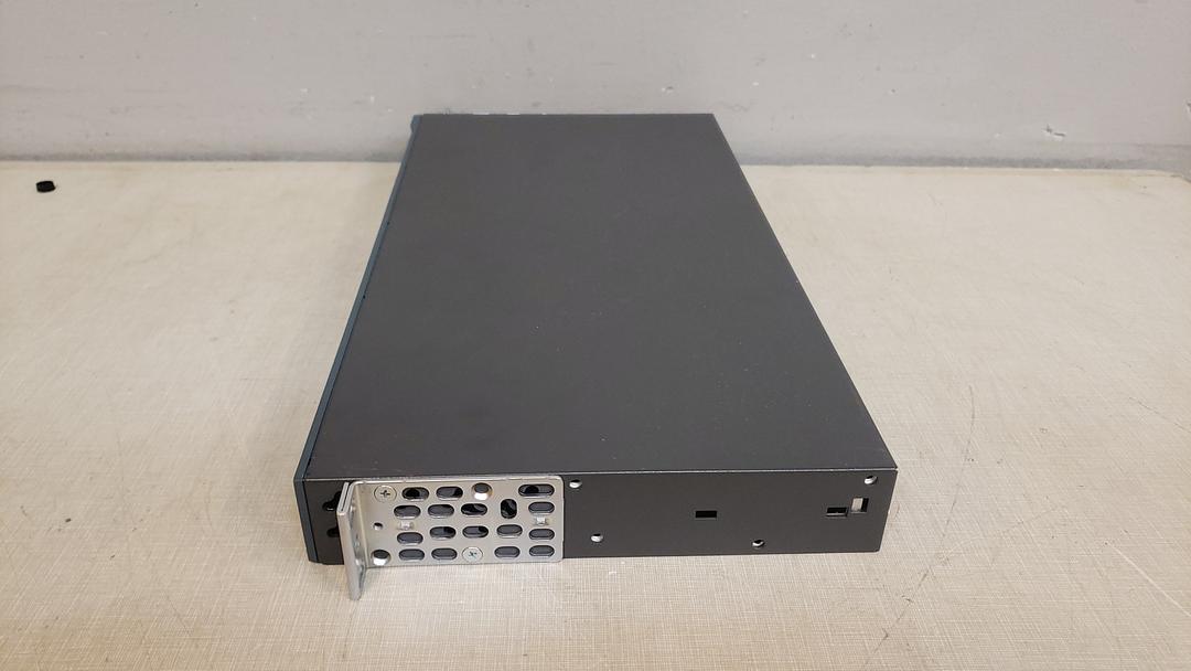 Cisco Systems Catalyst WS-C2960-24TT-L Series(S6LLST9053)