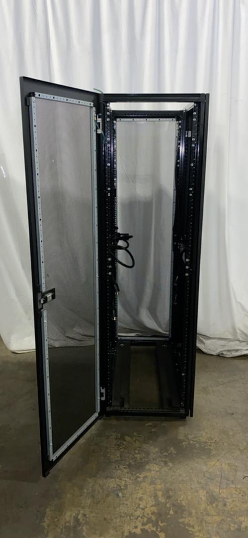 Hitachi Server Rack(S6LLST4838)