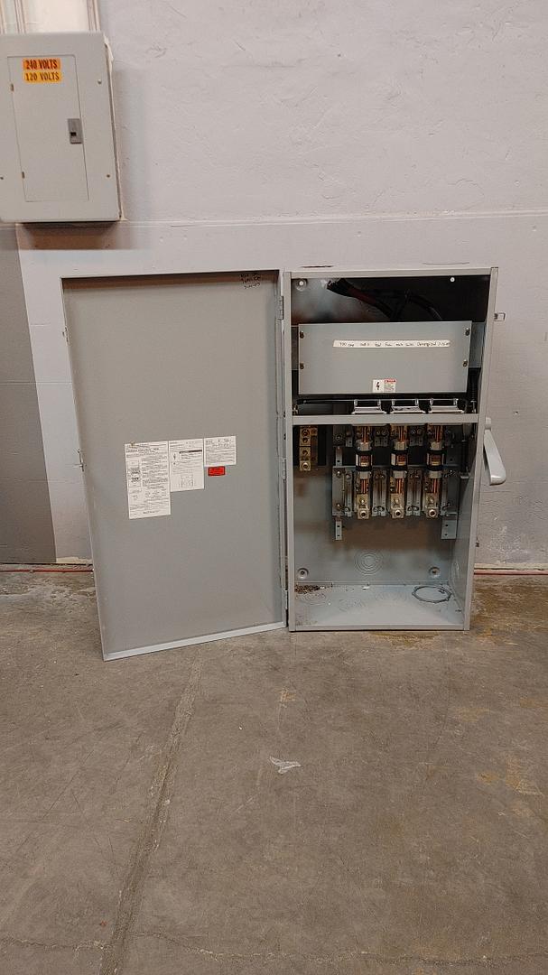 Siemens 400A Enclosed F Switch JN425(S6LLST12729)