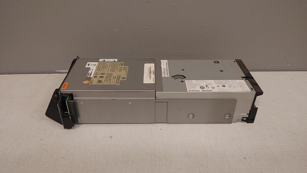 Lot of 8 IBM LTO ULTRIUM 3 TAPE DRIVE 400/800GB 4GB 3588-F3B 23R5146(S6LLST11490)